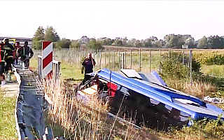 W wypadku polskiego autokaru zginęło 12 osób, 32 zostały ranne